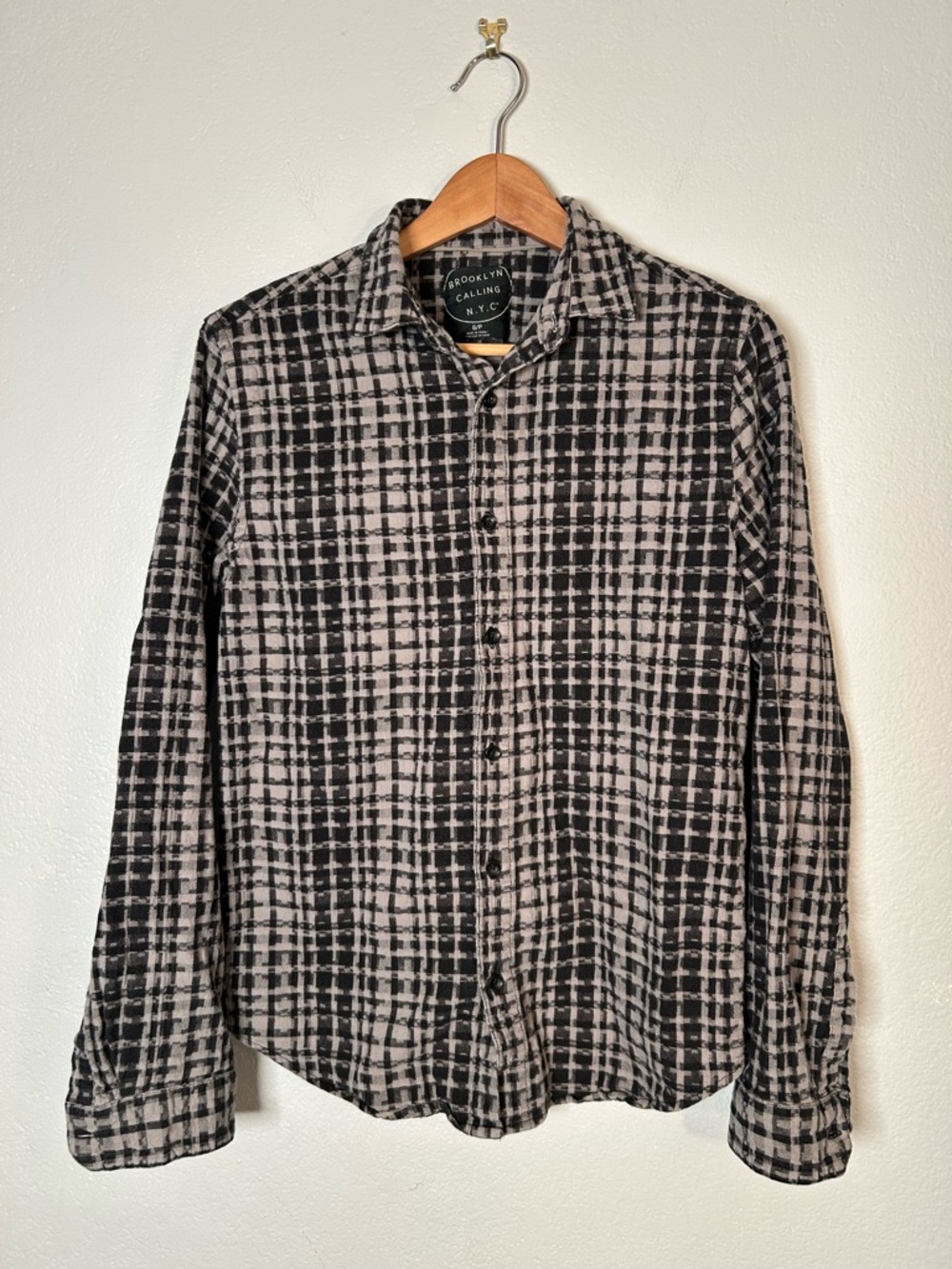 Brooklyn Calling Textured Black & Grey Modern Plaid Cotton Button-Up Shirt Small